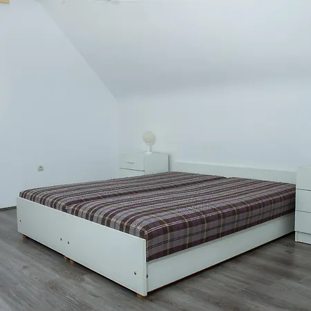 Familia 163 Nyaraló Balatonmáriafürdő