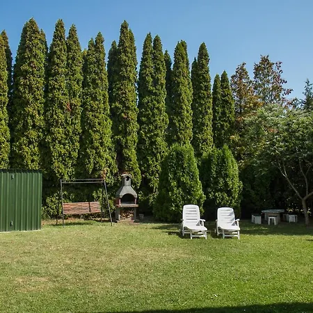 Familia 163 Nyaraló *